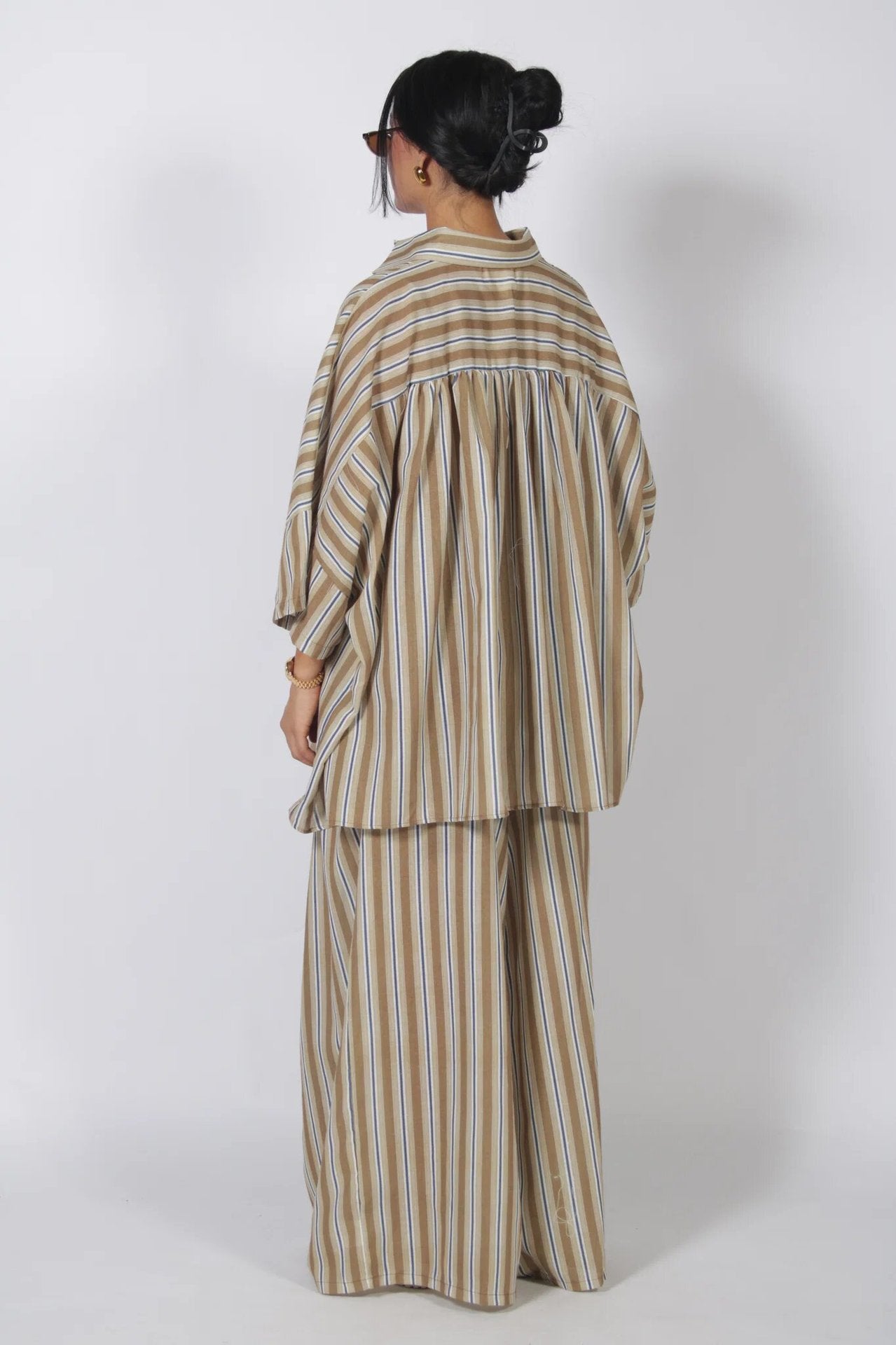 Easy Muse beige stripe two-piece set back